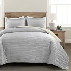 New ✔️ Lush Decor Farmhouse Soft Wave Silver-Infused Antimicrobial Reversible 3 Piece Quilt Grey/neutral 🌟