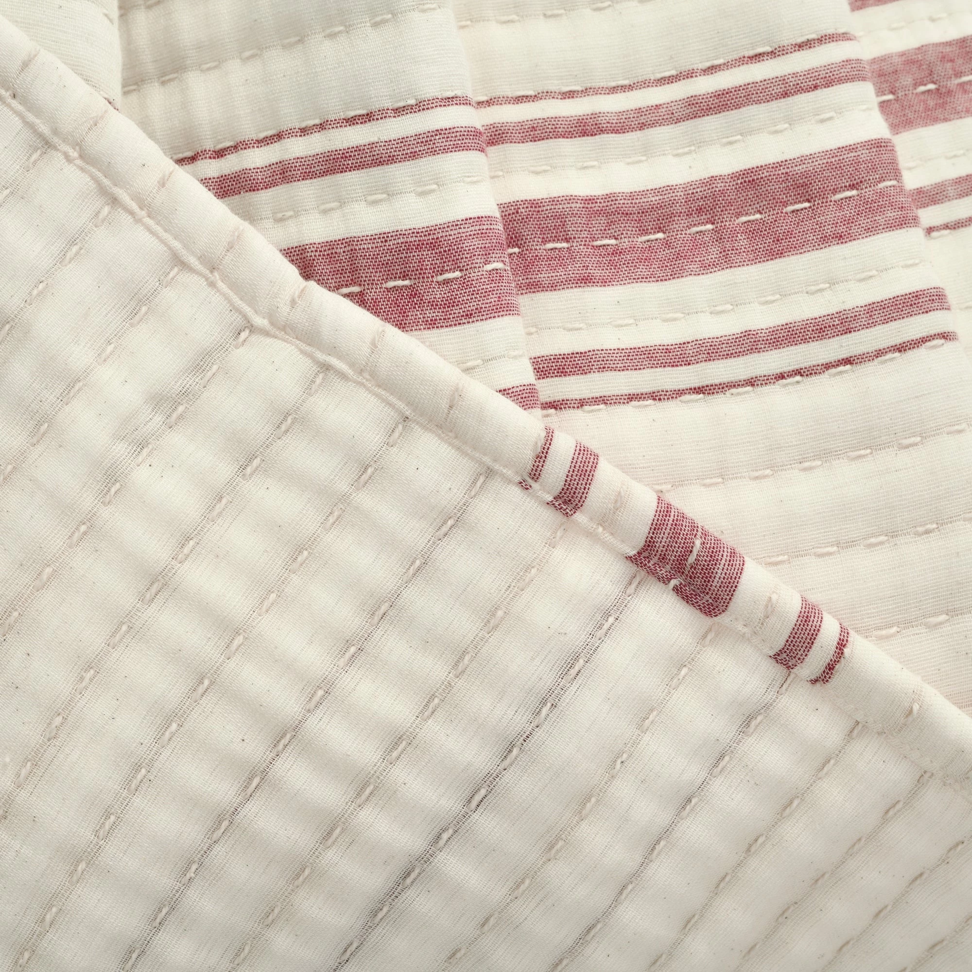 Deals 😍 Lush Decor Farmhouse Stripe Kantha Pick Stitch Yarn Dyed Cotton Woven Quilt/Coverlet Red 🔥 6 Deals 😍 Lush Decor Farmhouse Stripe Kantha Pick Stitch Yarn Dyed Cotton Woven Quilt/Coverlet Red 🔥 - Image 6
