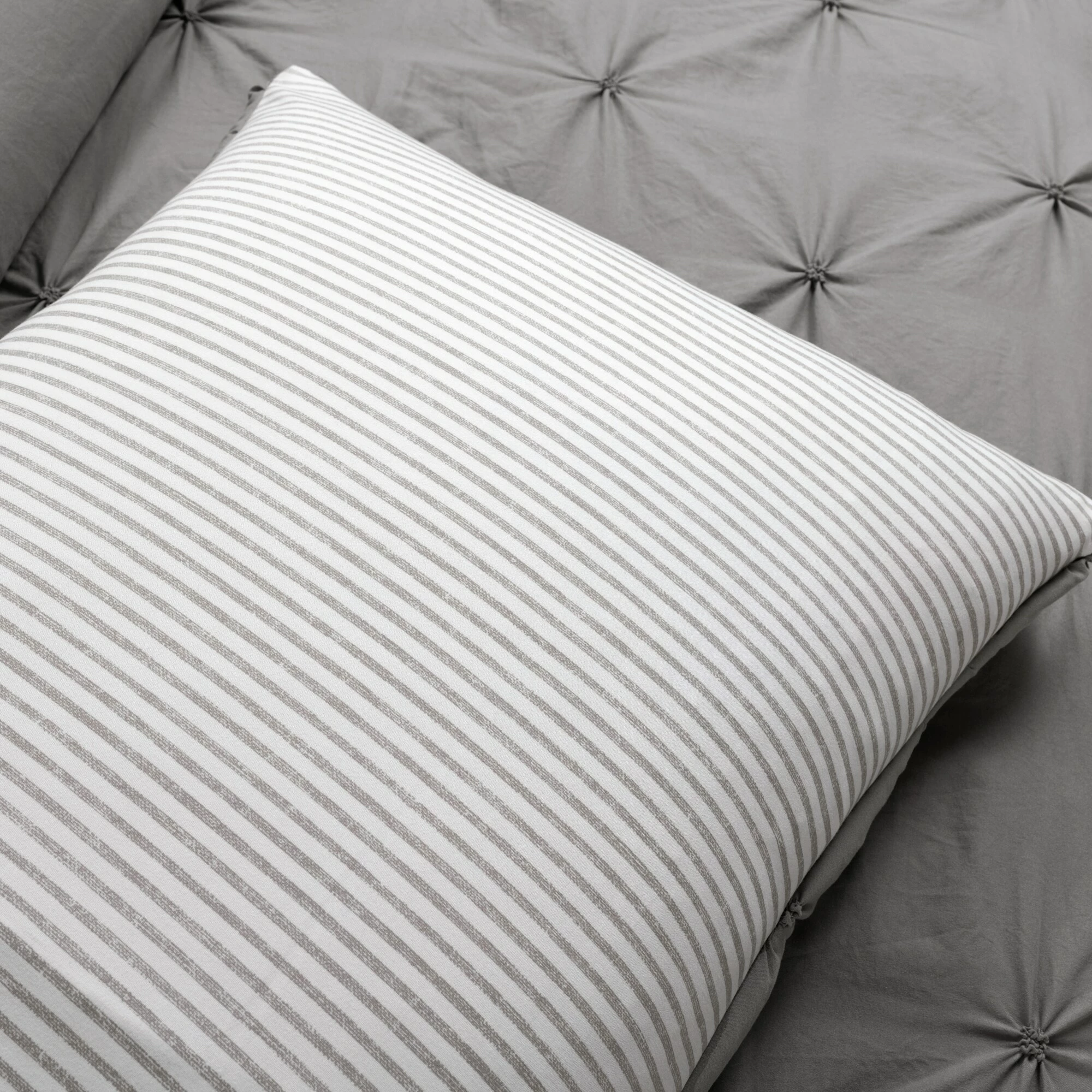 Coupon 🛒 Lush Decor Ravello Pintuck BIAB Soft Reversible Printed Comforter With Sheet Gray 😍 6 Coupon 🛒 Lush Decor Ravello Pintuck BIAB Soft Reversible Printed Comforter With Sheet Gray 😍 - Image 6