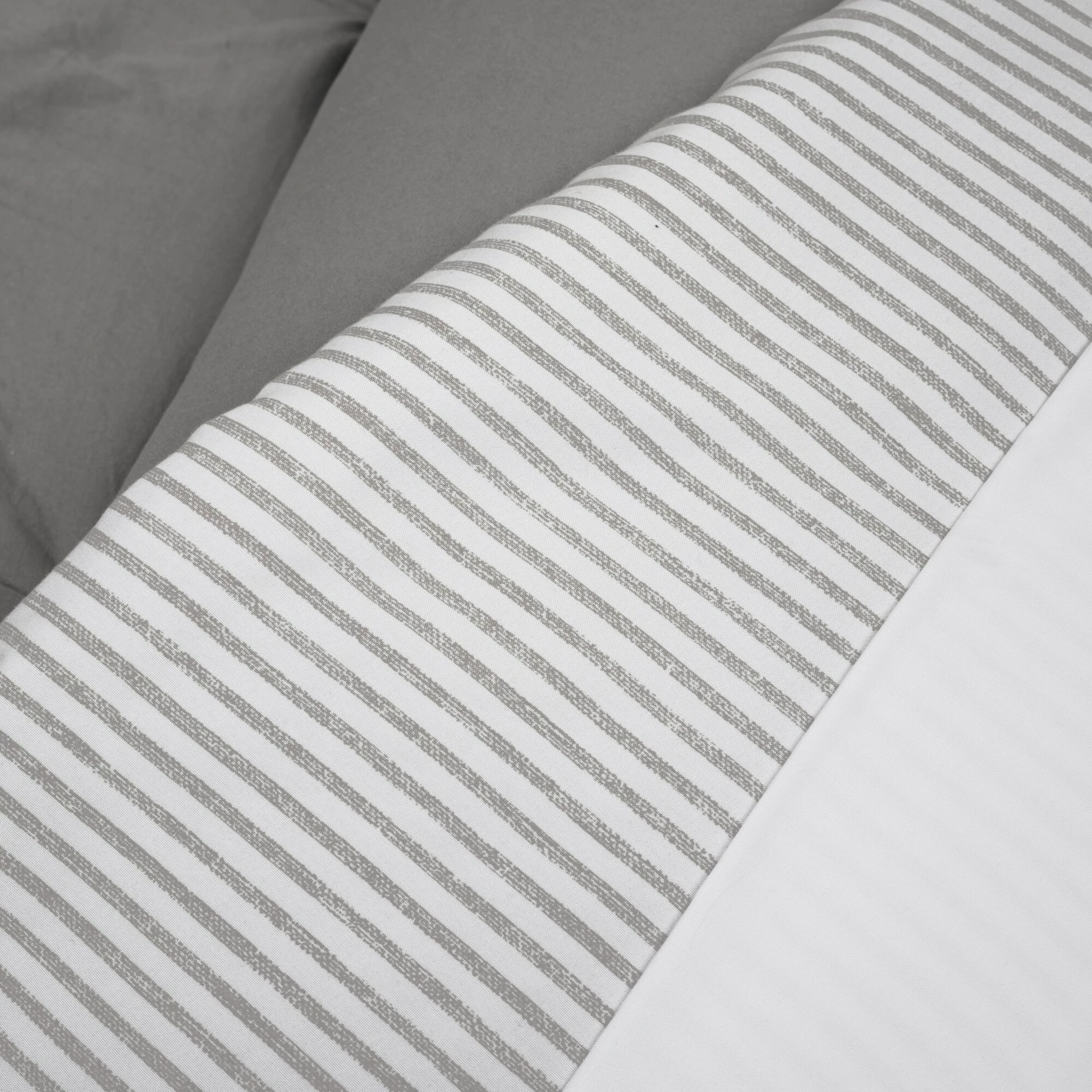 Coupon 🛒 Lush Decor Ravello Pintuck BIAB Soft Reversible Printed Comforter With Sheet Gray 😍 7 Coupon 🛒 Lush Decor Ravello Pintuck BIAB Soft Reversible Printed Comforter With Sheet Gray 😍 - Image 7