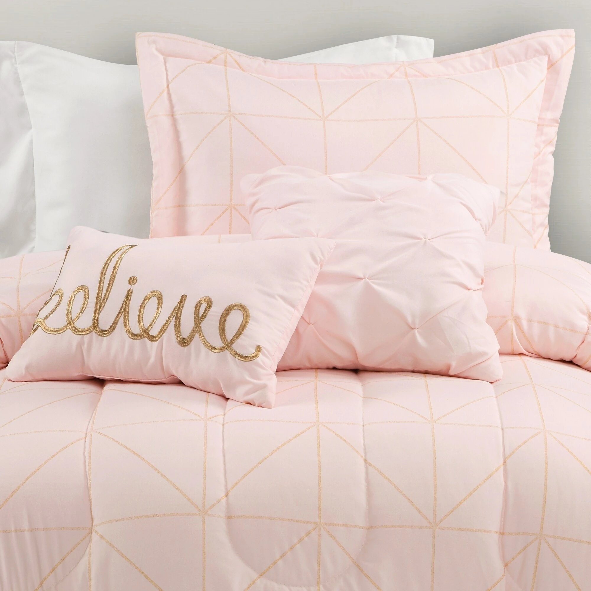 Brand new β¨ Lush Decor Trio Geo Metallic Print Comforter Set Blush & Gold π 3 Brand new β¨ Lush Decor Trio Geo Metallic Print Comforter Set Blush & Gold π - Image 3